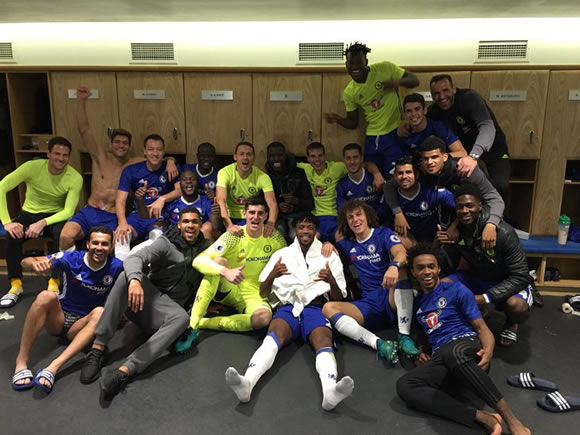Hazard, Kante all smiles in dressing room snap after Chelsea's 4-0 win over Man Utd
