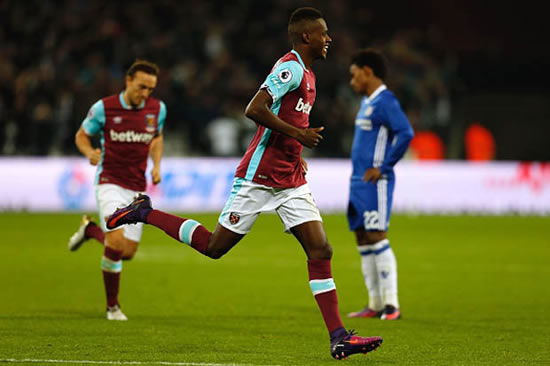 West Ham 2 Chelsea 1: Kouyate and Fernandes secure Hammers place in EFL Cup last eight
