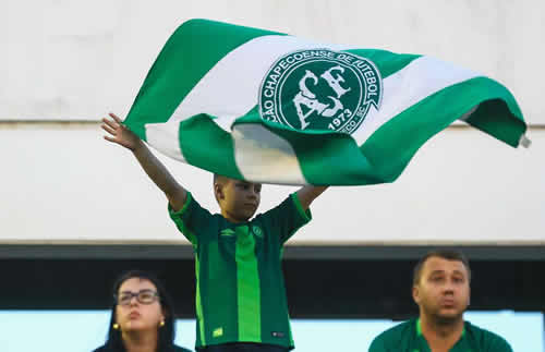Chapecoense redesign club badge in touching tribute to air disaster victims