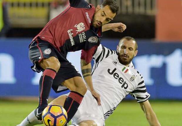 Cagliari 0-2 Juventus: Higuain double punishes 10-man hosts