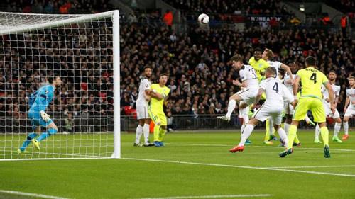 Tottenham Hotspur 2 - 2 Gent: Tottenham exit Europa League have Dele Alli dismissed on bad night at Wembley
