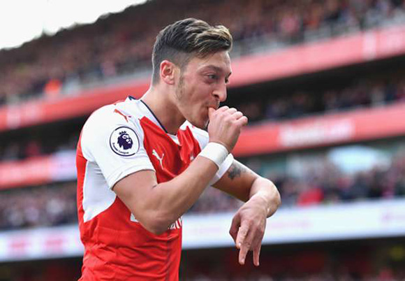 Mesut Ozil out of Liverpool match with flu