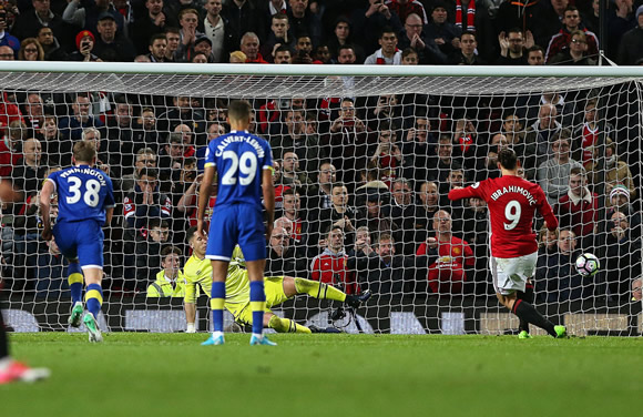 Manchester United 1 - 1 Everton: Zlatan Ibrahimovic's late penalty earns Manchester United a draw against Everton