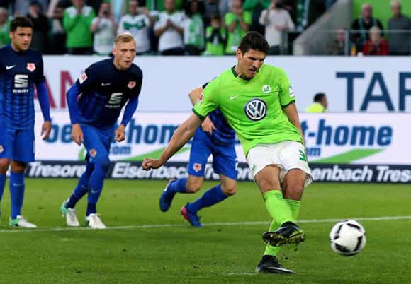 Wolfsburg 1 - 0 Eintracht Braunschweig: Gomez penalty earns first-leg lead