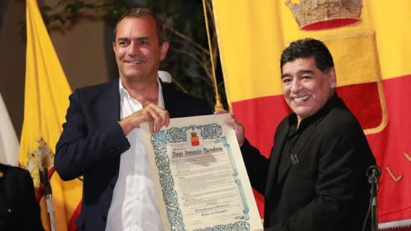 Maradona receives an honorary citizenship from Naples