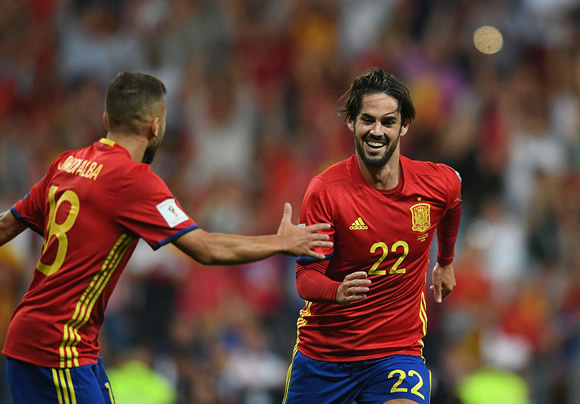 Spain 3 - 0 Italy: Spain turn on the style to sweep past Italy