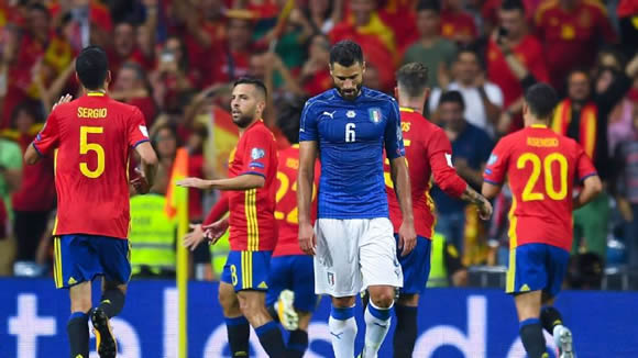 Ventura defends Italy tactics after Spain defeat