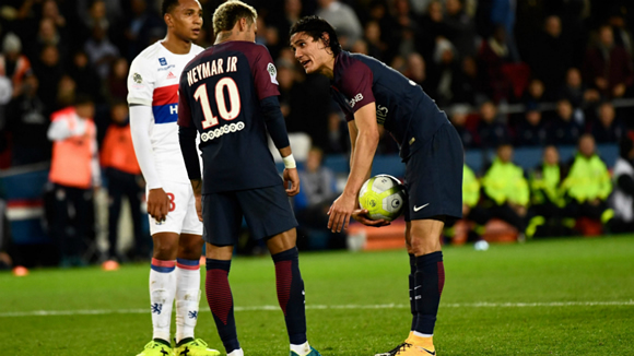 The story behind the penalty: the inside line on the Neymar and Cavani bust-up