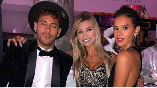 Neymar parties in centre of Paris to celerbate 26th birthday