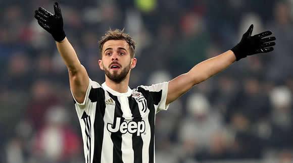 Juventus 'pianist' Pjanic turned down Spurs and Arsenal