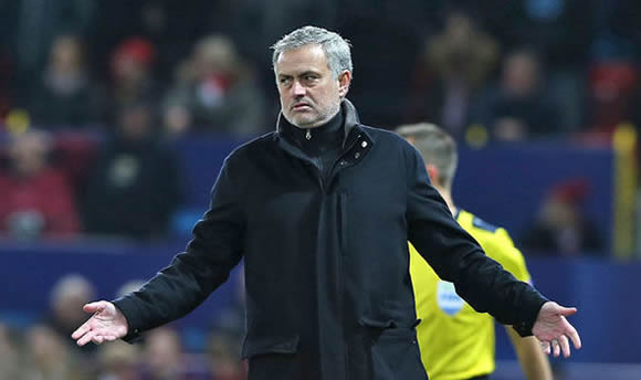 Manchester United boss Jose Mourinho set to clash with Old Trafford board over transfers