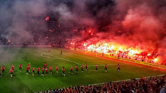 The Scenes At Galatasaray's Open Training Are Like Nothing Else