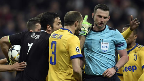 UEFA condemns the harassment suffered by Michael Oliver and his wife