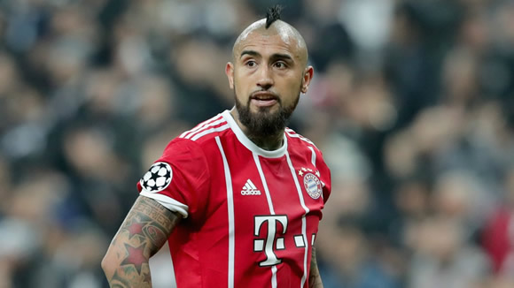 Vidal joins Barcelona from Bayern in €20m switch