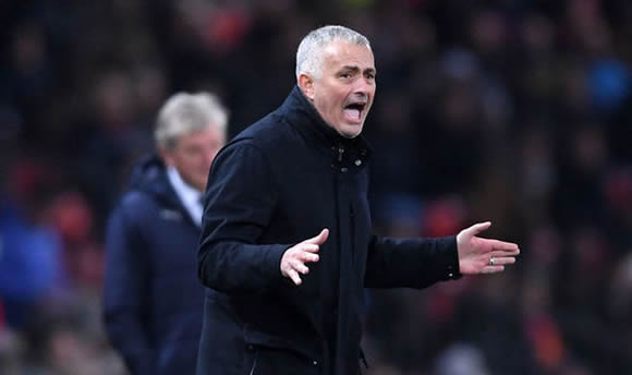 Jose Mourinho will cause dressing room rift if he does THIS - pundit