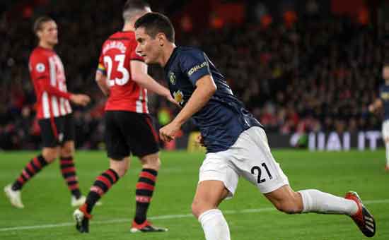 Southampton 2 Manchester United 2: Herrera completes comeback but pressure remains on Mourinho