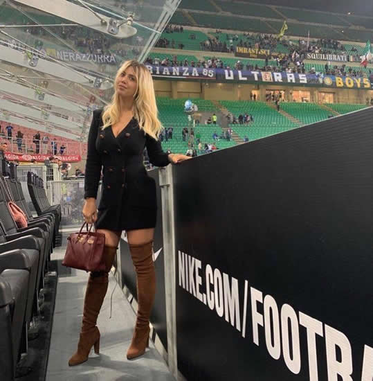 GOING FOR A WANDA Mauro Icardi sends Chelsea fans into meltdown as he boards private jet to London… despite wife Wanda hinting at new Inter Milan deal