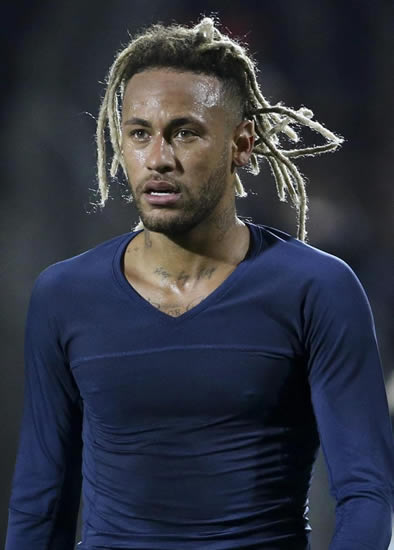 Neymar's hair falls out in first PSG match since getting fake dreadlocks
