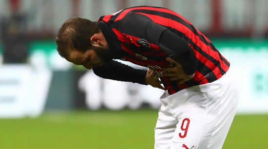 Higuain told to decide future and show AC Milan responsibility