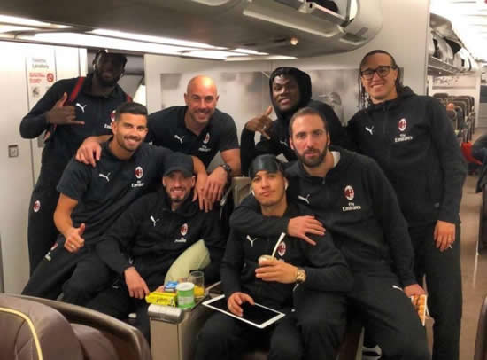 Higuain hides Nutella sweets in AC Milan team photo as Chelsea loan transfer is blocked