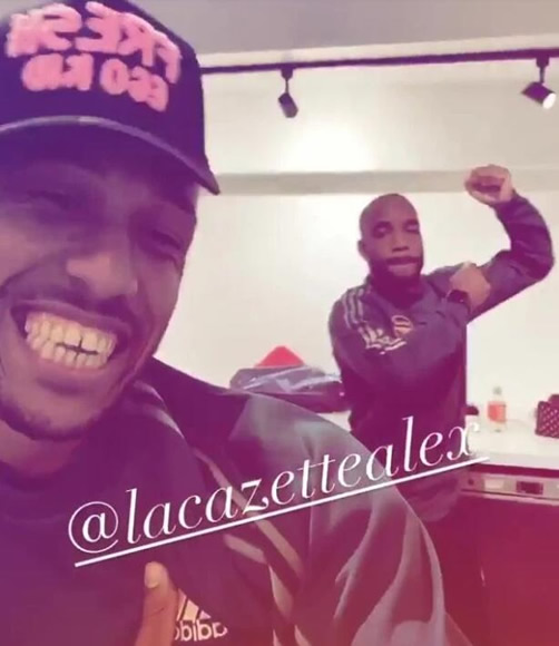 Watch topless Willian dance with Arsenal stars Aubameyang and Lacazette in Fulham changing room after shining on debut