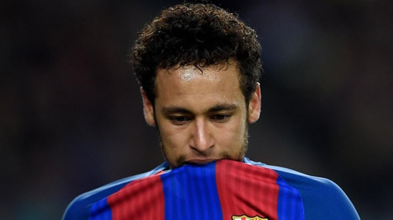 Neymar 'stays' at Barcelona
