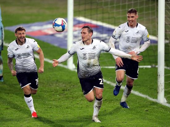 Connor Roberts nets late winner for promotion-chasing Swansea against Forest