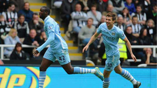 Yaya Toure puts City in control of title race