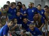  Quality! Brazil squad take a picture with handicapped child before Cameroon match 