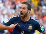  Higuain wildly celebrates disallowed goal in World Cup final 