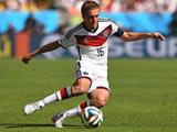  Philipp Lahm retires from international football: Germany captain steps down from national duty less than a week after winning the World Cup 