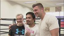 Tim Tebow visits Pacquiao at training camp