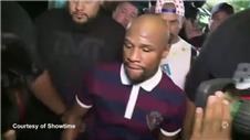 Mayweather arrives in Vegas for final fight
