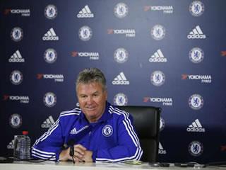  Ex-Chelsea boss Guus Hiddink actively seeking talks over England manager’s job – report 