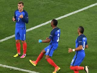  Germany 0 - 2 France: Antoine Griezmann fires hosts France to Euro 2016 final 