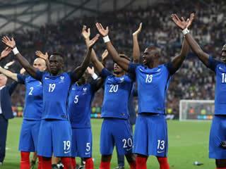  ICE COOL France celebrate reaching Euro 2016 final by copying Iceland’s thunderclap with fans in Marseilles 