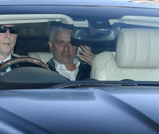 Manchester United players arrive at training for first time since hearing of Sir Alex Ferguson's shock brain haemorrhage operation