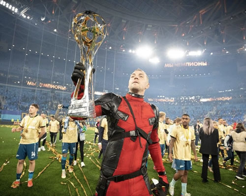 Zenit star Artem Dzyuba collects league winners medal dressed as Deadpool