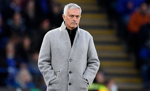 Roma coach Mourinho left furious with Napoli defeat: Lozano always diving