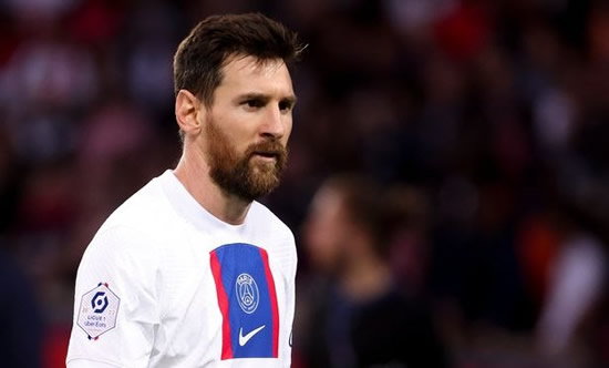 Lionel Messi 'ignoring phone calls' from Barcelona as PSG contract ticks towards end