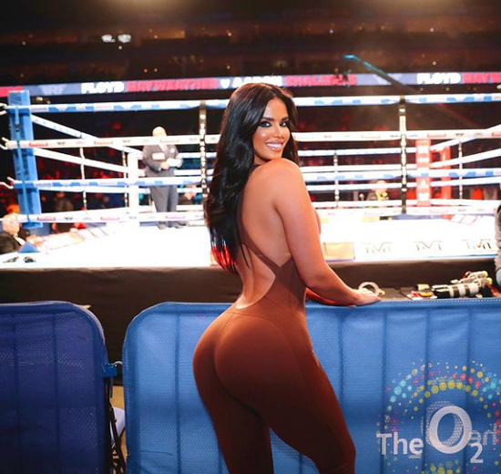 World Cup's sexiest fan Ivana Knoll poses in skin-tight outfit at Floyd Mayweather's fight with Aaron Chalmers in London