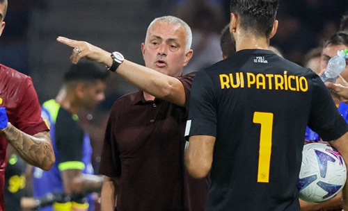 Roma coach Mourinho furious with his red card: I want the audio