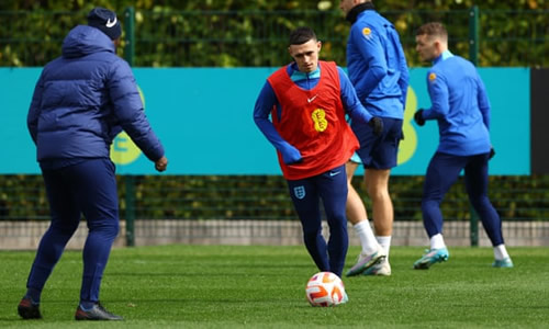 Phil Foden has surgery to remove appendix after England withdrawal