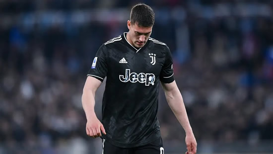 Transfer news and rumours LIVE: Juventus offer Dusan Vlahovic to Arsenal and Bayern Munich