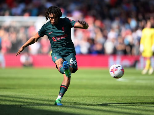 Liverpool fans urge Jurgen Klopp to sign another right-back after Trent horror show