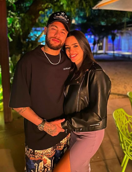 Neymar admits he 'made a mistake' in public apology to pregnant girlfriend on Instagram