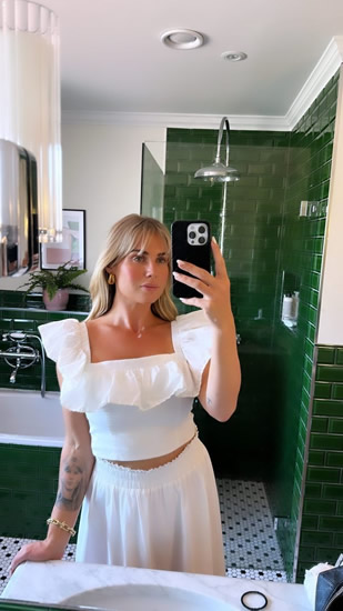 SUMMER LOVIN' ‘Premier League’s hottest wag’ stuns as she celebrates Midsummer with Man Utd star husband closing in on new deal