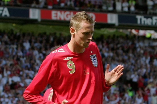 Peter Crouch writing self-help book 'for ugly, lanky freaks' after years of 'bullying'