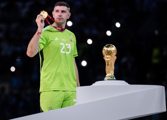 EMI AWARD FOR COMEDY Inter Milan submit ‘laughable’ transfer bid for Aston Villa keeper and World Cup winner Emi Martinez