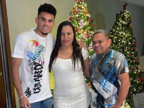 Luis Diaz's kidnapped dad still missing with mum found as Jurgen Klopp issues update